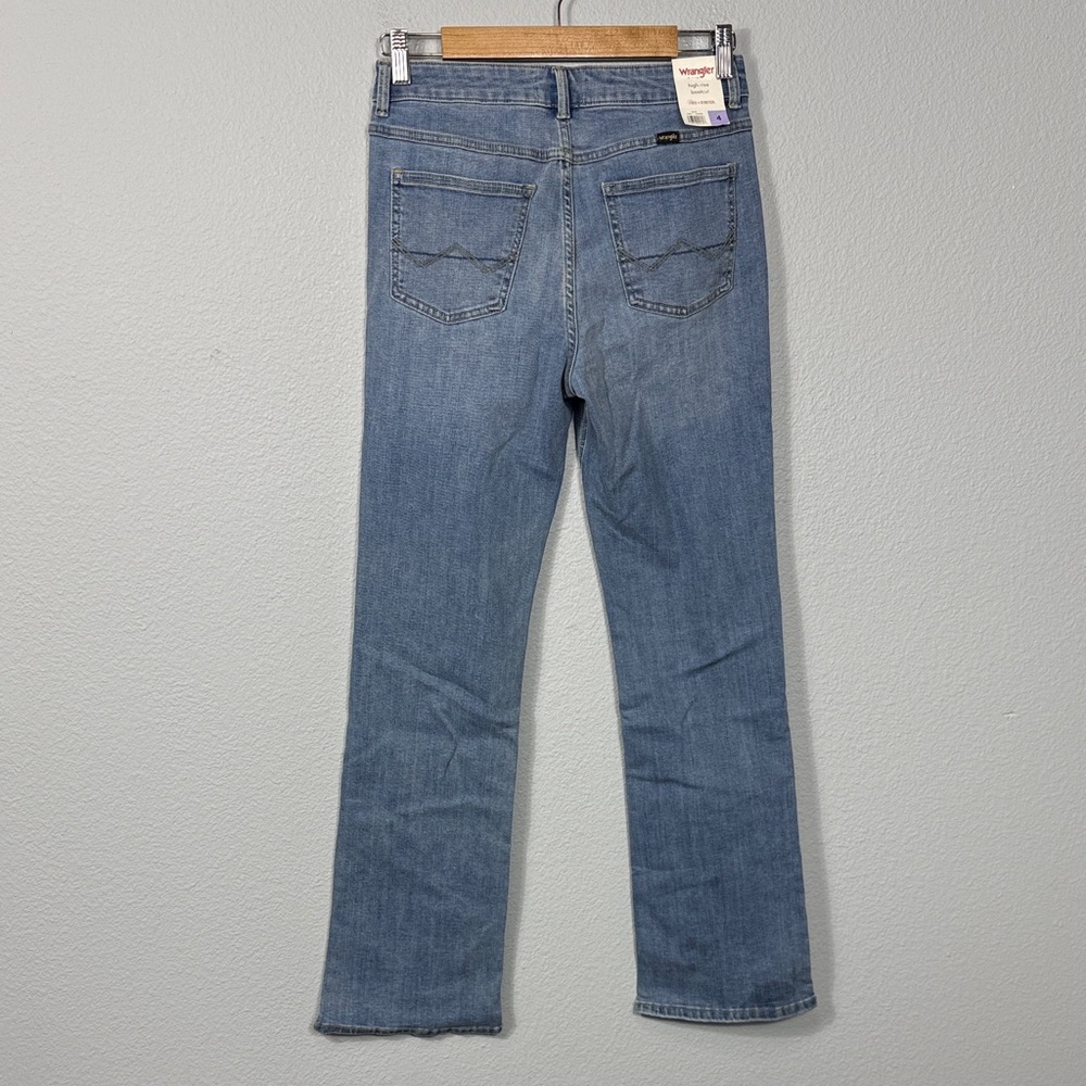 New Wrangler Women's Medium Blue Bootcut Jeans